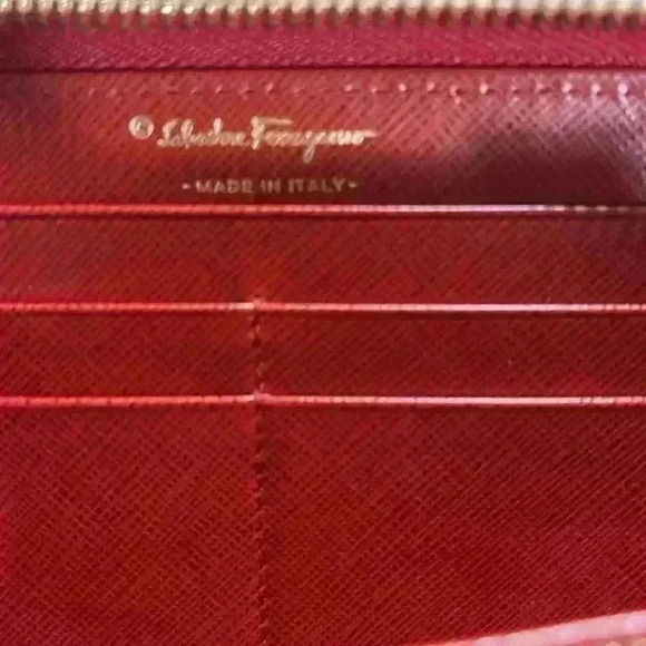 Ferragamo Zip Wallet w/ Dust Bag - Picture 10 of 11